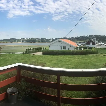 Breidablikk Two-bedroom Holiday home *